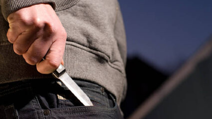 परमेश्वरा हाच का रे माझा गुन्हा! पदपथावर झोपलेल्या व्यक्तीवर जीवघेणा…; नेमका विषय काय?