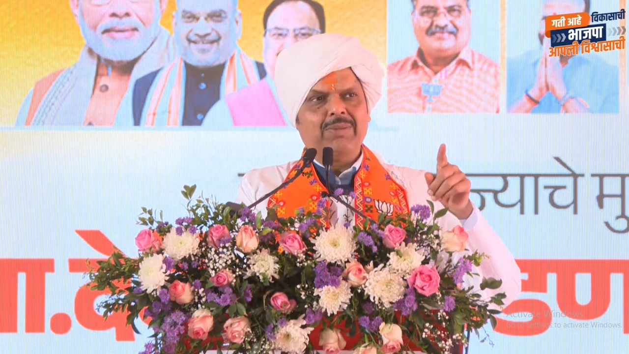 Maharashtra Politics: ‘लाडकी बहीण योजने’वर मुख्यमंत्री स्पष्टच बोलले; म्हणाले, “देवाभाऊ आहे तोवर…”