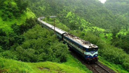 Konkan Railway: कोकण रेल्वेला मुंबईत नो एन्ट्री? इतर गाड्याही पनवेलला नेण्याचा प्रयत्न