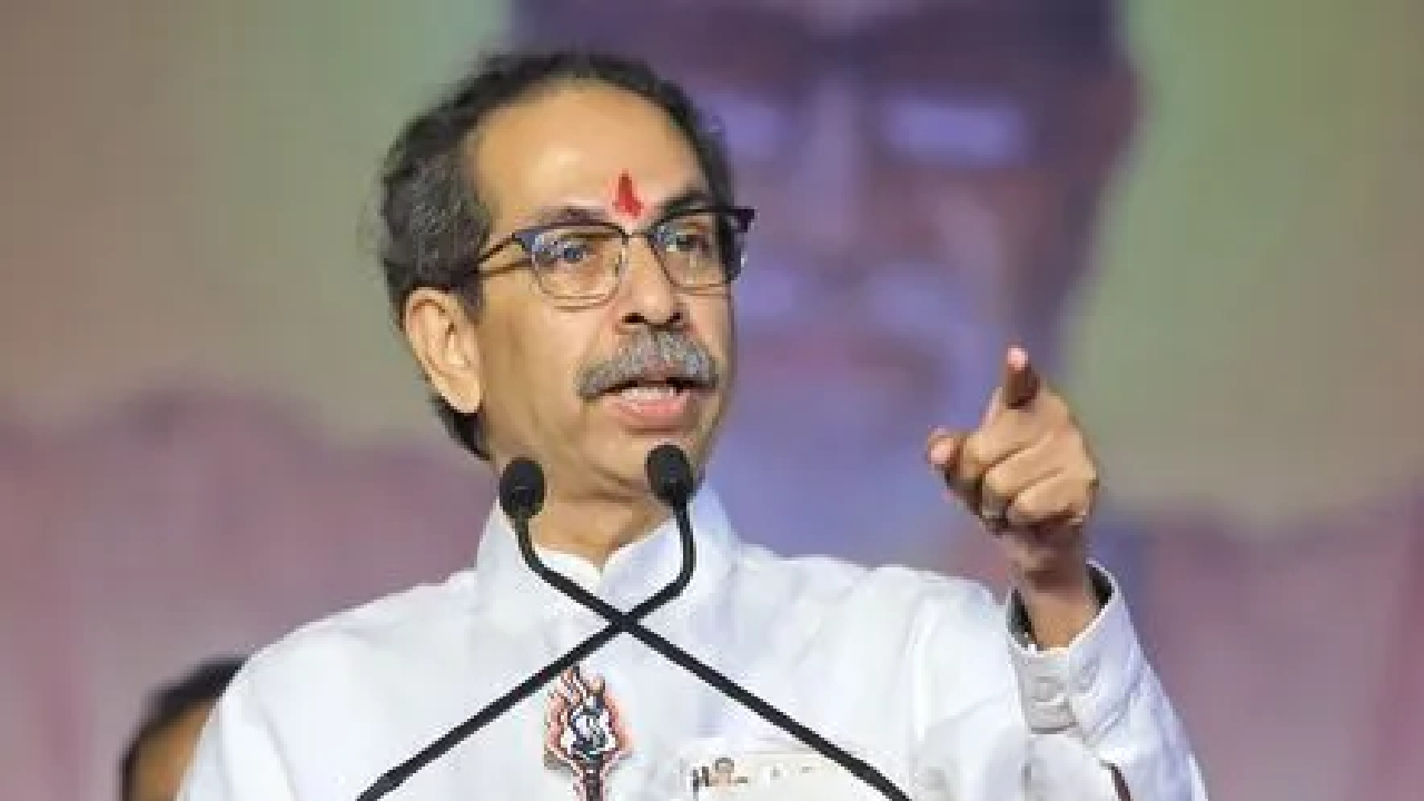 उद्धव ठाकरेंनी मराठी अस्मितेचा मुद्दा यंदाच्या प्रचारात उचलून धरल्याचे दिसून आले. 