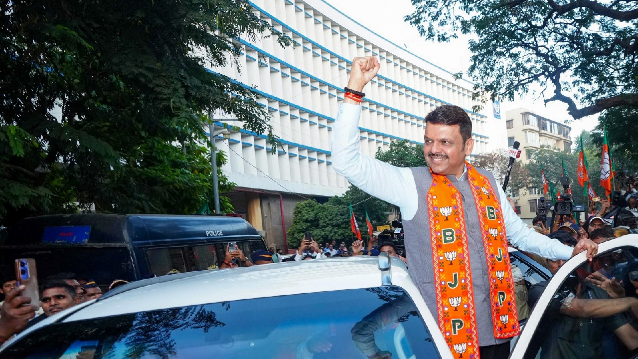 ‘देवाभाऊ’ ठरले महाराष्ट्राच्या राजकारणाचे ‘चाणक्य’! “महापौर हिंदू अन्…”; CM फडणवीसांनी ठणकावलं