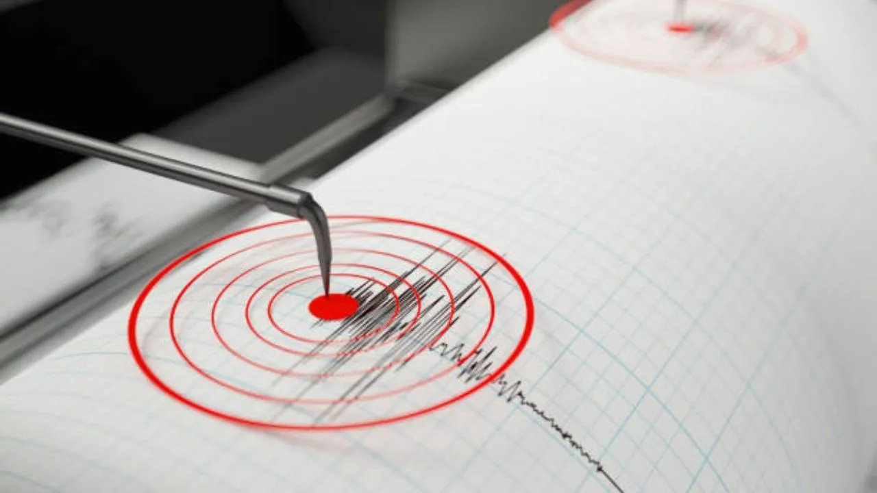 Earthquake Breaking: भूकंपाच्या धक्क्यांनी हादरला ‘हा’ प्रदेश; तब्बल 5.7 रिश्टर स्केलचे…