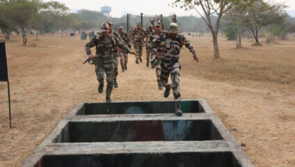 भारताकडे वाकड्या नजरेने बघाल तर…! ‘या’ ठिकाणी पार पडले Army-CISF संयुक्त प्रशिक्षण