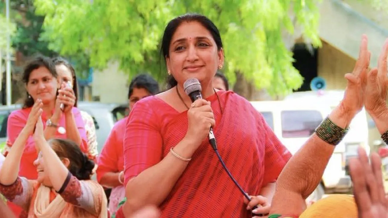 Maharashtra Politics: सुनेत्रा पवार रचणार इतिहास! पहिल्या महिला उपमुख्यमंत्री म्हणून घेणार शपथ?