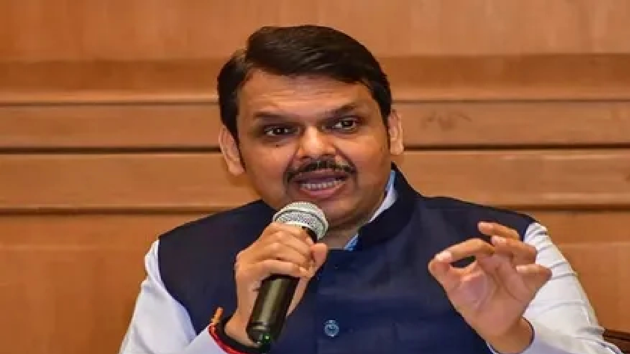 Maharashtra Politics: सुनेत्रा पवार उपमुख्यमंत्री होणार? मुख्यमंत्री फडणवीस म्हणाले, “त्यांच्या निर्णयाला…”