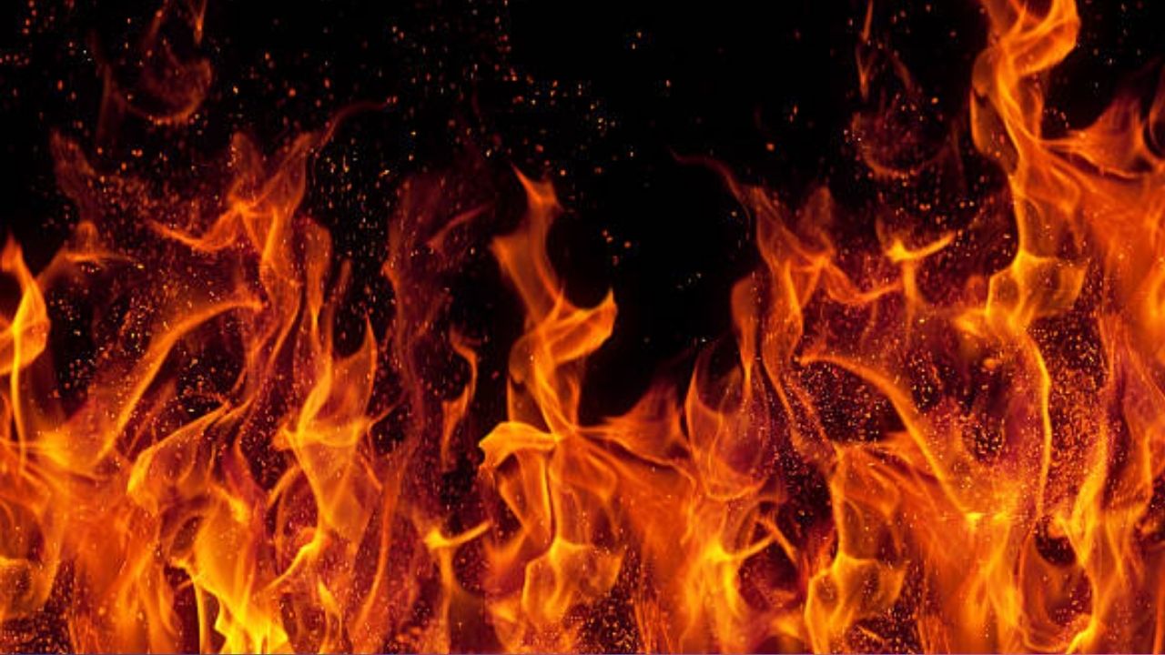 मालेगावमध्ये ध्वजारोहण कार्यक्रमाला गालबोट; परेड ग्राऊंडजवळ झाला भीषण स्फोट, 5 जण जखमी