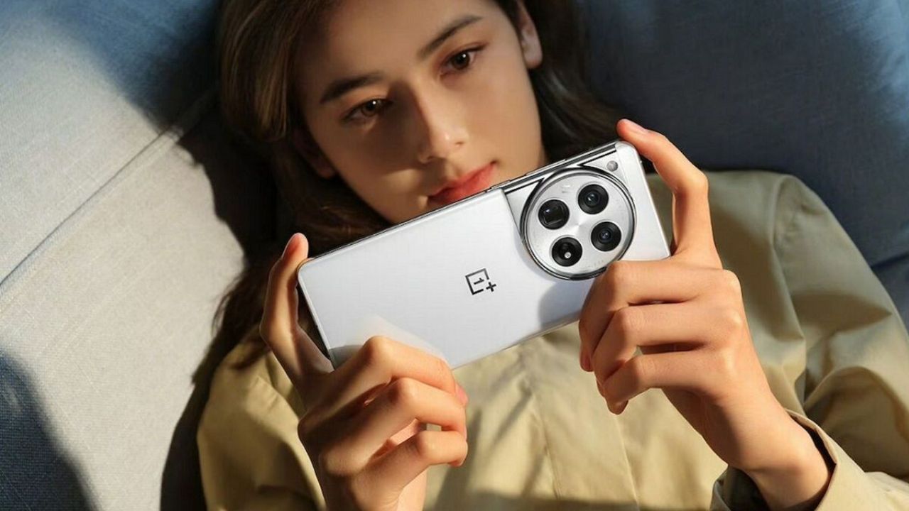 OnePlus Freedom Sale: एवढा स्वस्त कधीच नव्हता! ‘या’ स्मार्टफोनवर मिळतंय आतापर्यंतचं सर्वात माठं डिस्काऊंट, वाचा फीचर्स