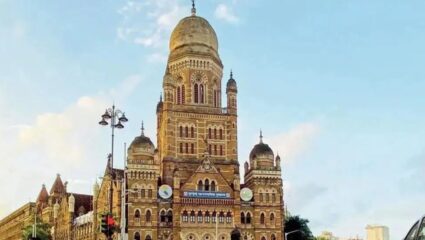 Mayor of Mumbai : मुंबईचा महापौर मराठी होणार की अमराठी? रंगलं राजकारण; नितेश राणेंनी केलं खास ट्वीट
