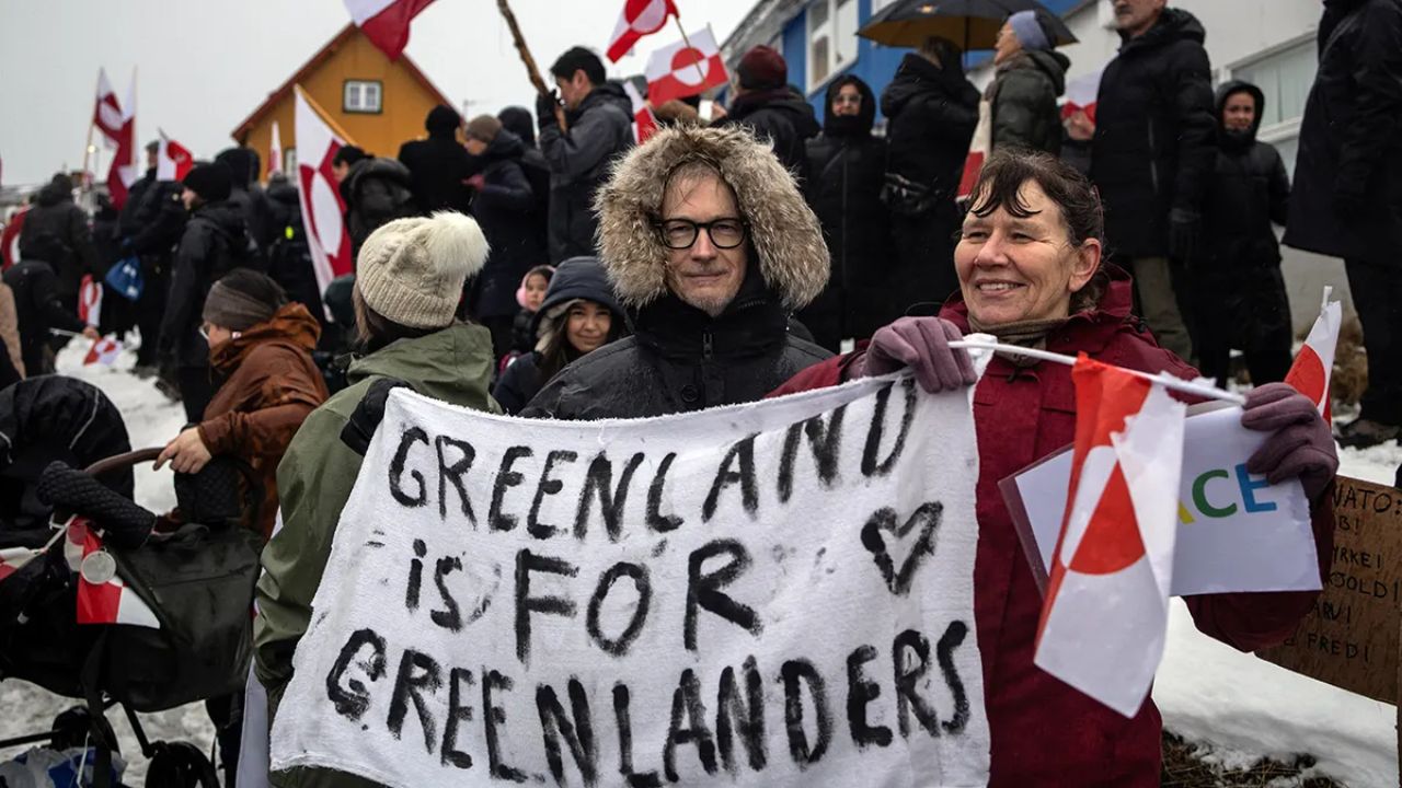 Greenland Protest : ‘आम्ही बिकाऊ नाही’ ; ग्रीनलँडमध्ये अमेरिकेच्या नियंत्रणाविरोधात जनआंदोलन अधिक तीव्र, VIDEO