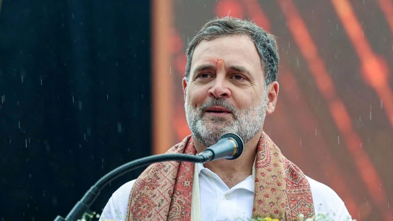 Political News : फक्त नावात गांधी असून चालत नाही तर…! तेजप्रताप यादव यांचा राहुल गांधींवर निशाणा