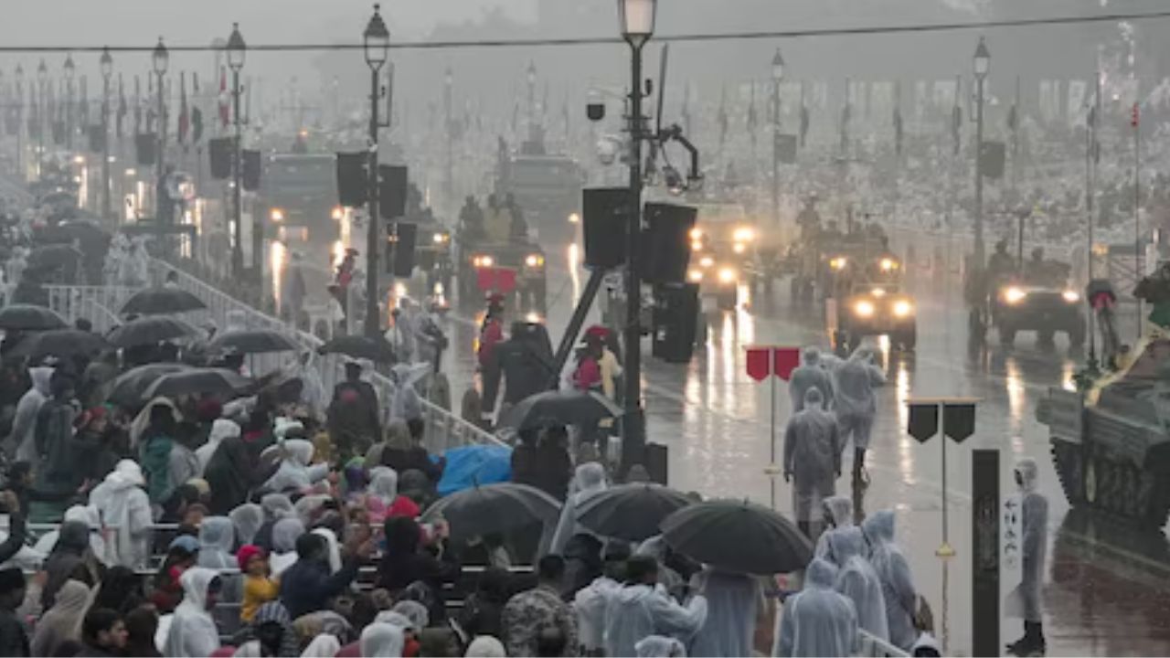 पाऊस अन् कडाक्याच्या थंडीतही जवानांचा जोश हाय; प्रजासत्ताक दिनाच्या परेडची जोरदार तयारी, VIDEO पाहून कराल नतमस्तक