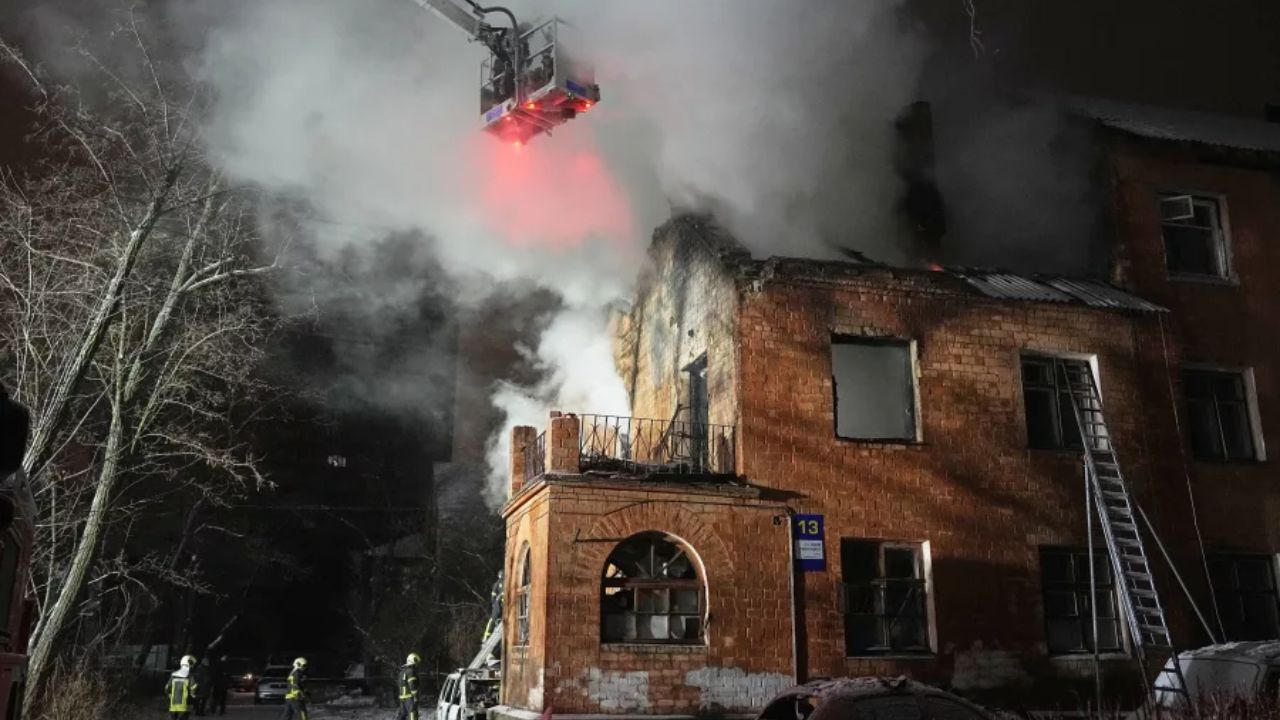 Russia-Ukraine War: ‘आम्ही इशारा दिला होता!’ रशियाने युक्रेनवर डागलं ताशी 13,000 किमी वेगाचं क्षेपणास्त्र; युरोप युद्धाच्या छायेत