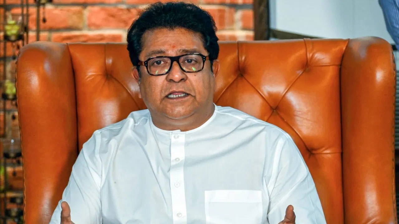 Santosh Dhuri Joins BJP: महानगरपालिका निवडणुकीपूर्वी मनसेला मोठा धक्का, मुंबईतील कट्टर मनसैनिकाने सोडली साथ