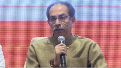Uddhav Thackeray Live : देशातील लोकशाही संपून झुंडशाही सुरू…”; उद्धव ठाकरेंचा आक्रमक पवित्रा