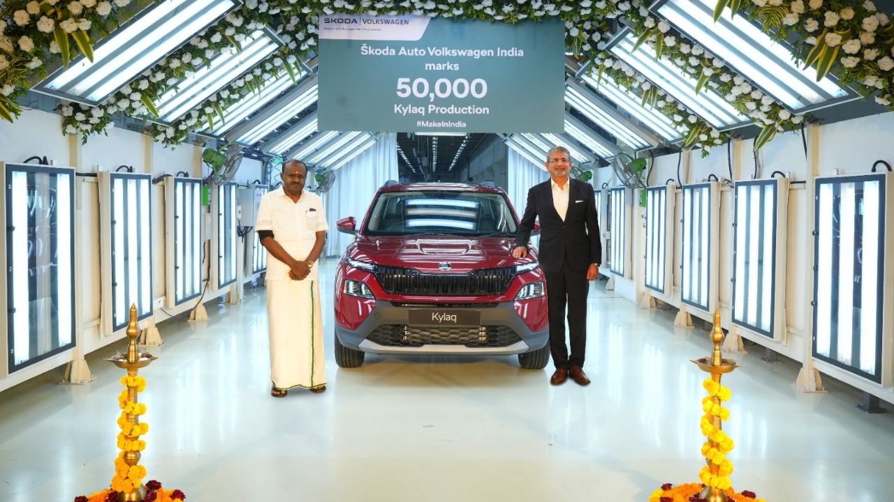 2025 च्या वार्षिक विक्रीत 36 टक्क्यांची वाढ आणि आता 50000 वाहनांचे उत्पादन पूर्ण! ‘या’ कारचा सगळीकडे जलवा