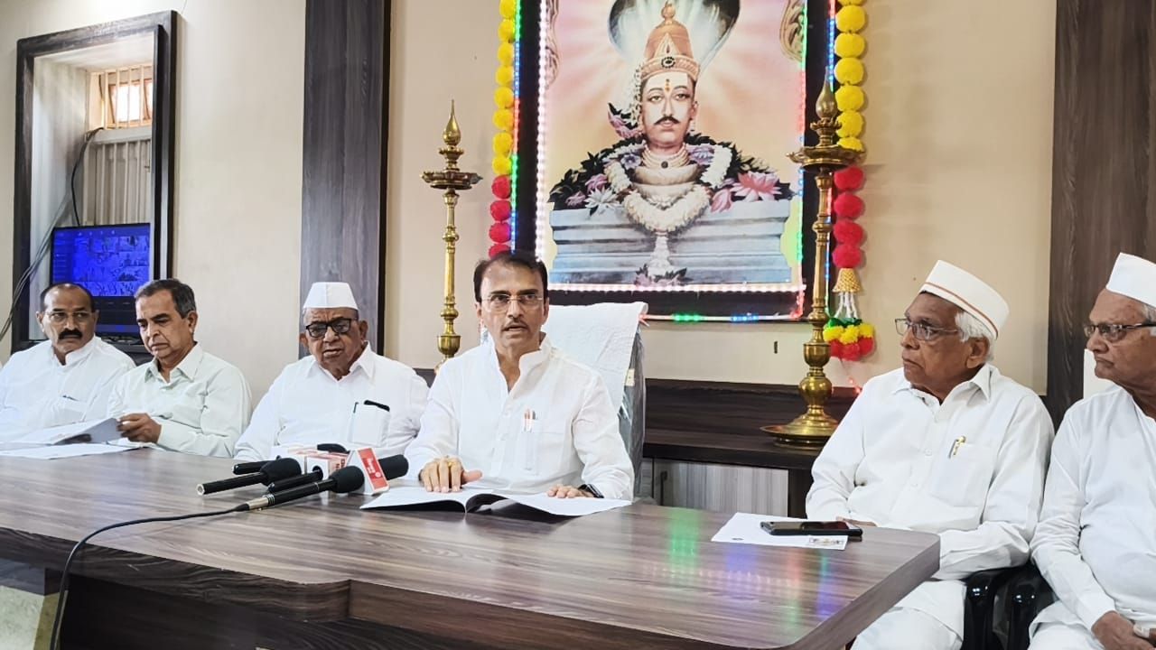 आधुनिकता आणि परंपरेचा संगम! सोलापूरच्या सिध्दरामेश्वर यात्रेत यंदा ३०० ड्रोनचा भव्य लाईट शो