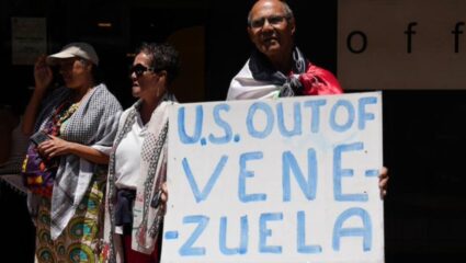 व्हेनेझुएलावरील अमेरिकेच्या कारवाईचे आंतरराष्ट्रीय पडसाद; दक्षिण आफ्रिकेत ट्रम्पच्या दडपशाही विरोधात लोक एकजुट