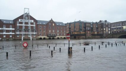 Storm Chandra : निसर्गाचे रौद्र रूप! ब्रिटनवर ओढवले ‘चंद्रा’ चे संकट; 100 हून अधिक ठिकाणी अलर्ट, जनजीवन विस्कळीत