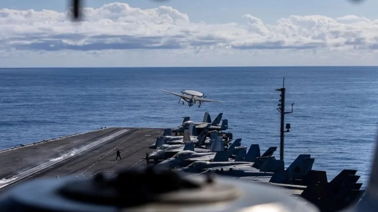 Iran US Conflict 2026: विनाशाचे सुंदर आरमार! काय आहे ट्रम्प यांचे इराणला जेरीस आणणारे ‘मिशन अब्राहम लिंकन’?