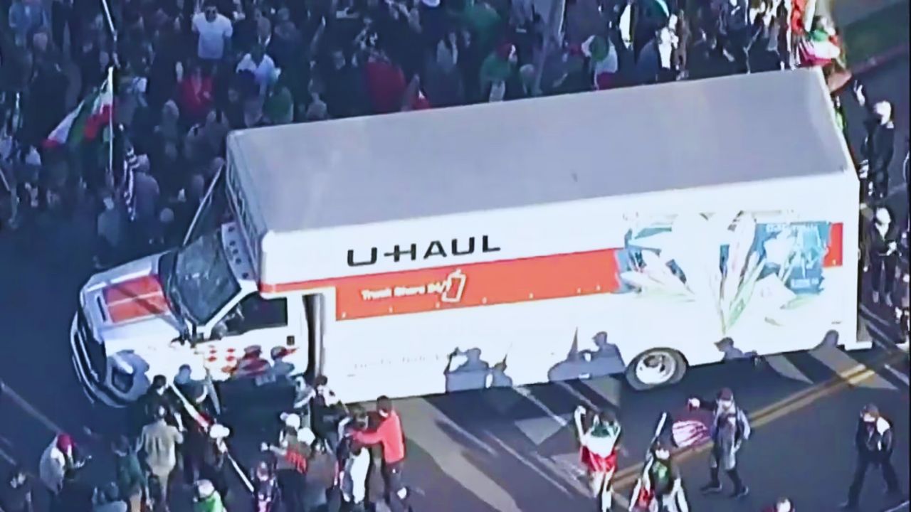 Trump Musk: अमेरिकेत रक्तरंजित! खामेनेई विरोधी आंदोलकांविरुद्ध सत्तेचा निर्दय चेहरा; ट्रकने चिरडले, भयावह VIDEO VIRAL