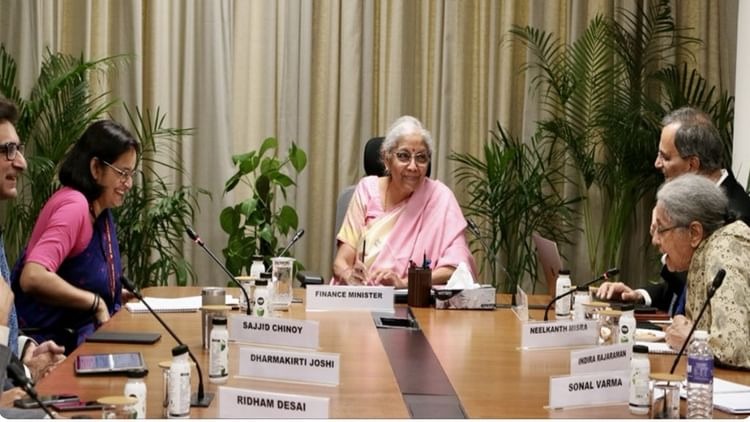 Union Budget 2026: ‘मेक इन इंडिया 2.0’ने भारताला जागतिक उत्पादन केंद्र बनवण्याचा केला रोडमॅप