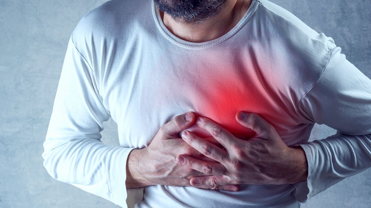 Heart Attack: सावधान! रोजच्या ‘या’ सवयींमुळे वाढतोय हार्ट अटॅकचा धोका; तुम्हीही याच चुका तर करत नाही ना?