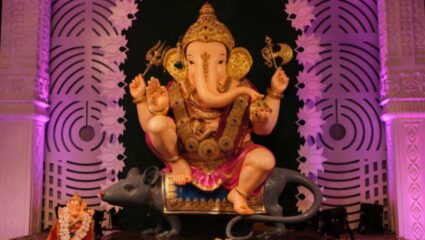 तू सुखकर्ता, तू दुःखहर्ता, विघ्नविनाशक मोरया…! अंगारकी संकष्टी चतुर्थीनिमित्त प्रियजनांना पाठवा मराठमोळ्या शुभेच्छा