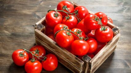 Cooking Tips: ‘या’ भाज्यांमध्ये चुकूनही टाकू नका टोमॅटो, अन्यथा बिघडून जाईल पदार्थाची चव