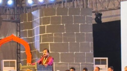 99th Akhil Bhartiy Marathi Sahitya Sanmelan:  ज्येष्ठ कवी अशोक नायगावकर मराठी साहित्य संमेलनाच्या कवीसंमेलनाच्या अध्यक्षपदी