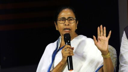 पश्चिम बंगालच्या मुख्यमंत्री ममता बॅनर्जी किती शिकल्या आहेत? जाणून घ्या राजकारणापर्यंतचा त्यांचा थक्क करणारा प्रवास