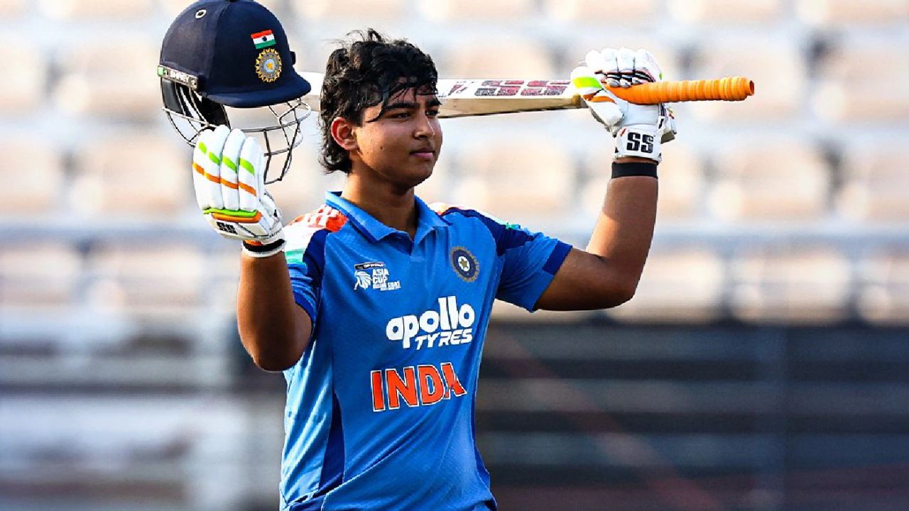 Under-19 World Cup 2026 :  वैभव सूर्यवंशी एक्सप्रेस सुसाट! झिम्बाब्वेविरुद्ध २४ चेंडूत ठोकले अर्धशतक; रचला इतिहास 