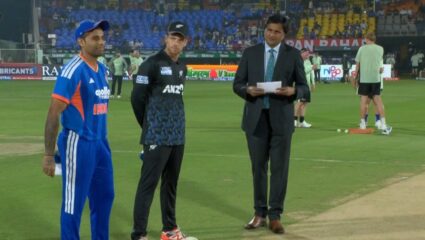 IND vs NZ 4th T20I : सूर्या आर्मी विजयी रथ कायम राखणार? भारताचा TOSS जिंकून गोलंदाजीचा निर्णय; न्यूझीलंड करणार फलंदाजी   
