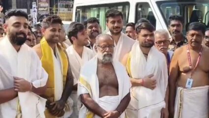 IND vs NZ 5Th 20I : पाचव्या T20I सामन्यापूर्वी भारतीय संघाची पूजा-प्रार्थना! केरळमधील पद्मनाभस्वामी मंदिराला दिली भेट 