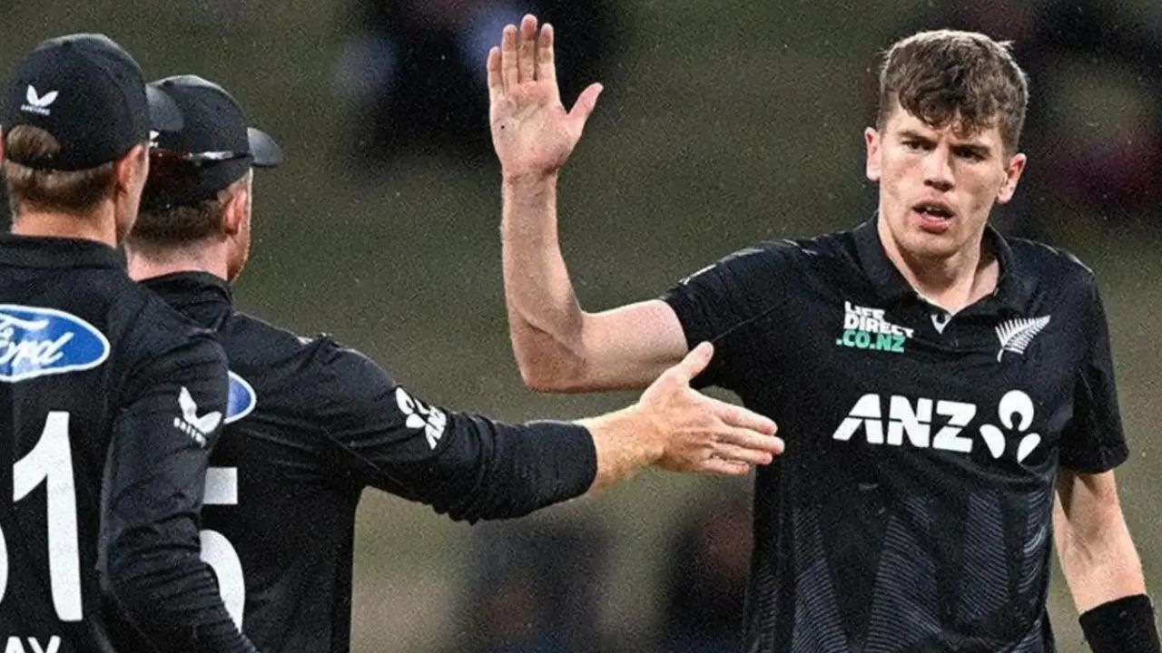 T20 World Cup 2026 : टी२० विश्वचषकापूर्वी न्यूझीलंडचा मोठा डाव! ‘या’ वेगवान गोलंदाजाला दिली ताफ्यात जागा 