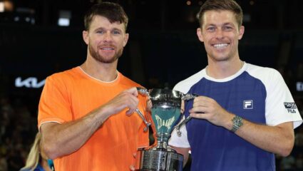 Australian Open 2026 : हॅरिसन-स्कुप्सकीने कुबलर-पोलमन्सचा जोडीचा उडवला धुव्वा! पुरुष दुहेरीच्या विजेतेपदावर कोरले नाव