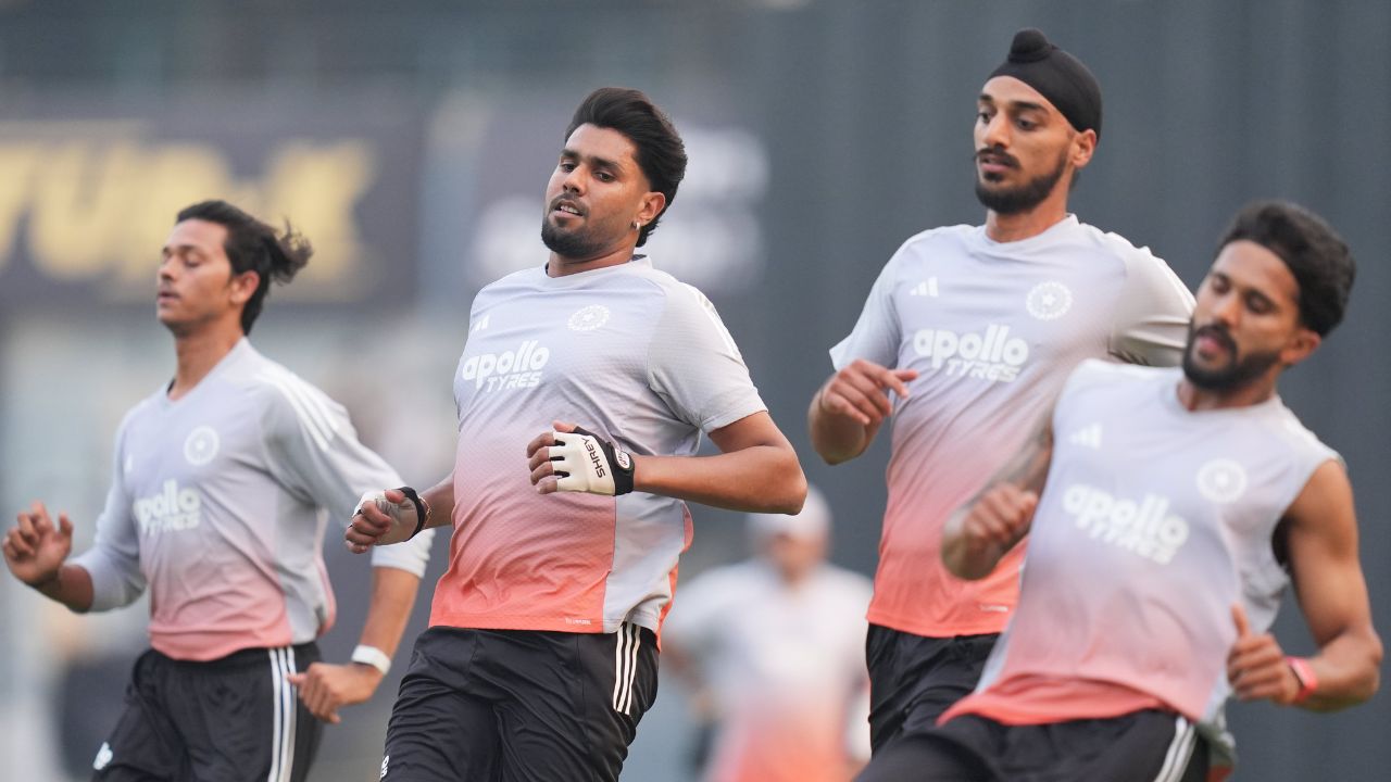 ऑस्ट्रेलिया आणि दक्षिण आफ्रिकेविरुद्धच्या एकदिवसीय मालिकेत रोहित आणि विराटने उत्कृष्ट कामगिरी केली. ऑस्ट्रेलिया मालिकेत रोहित सर्वोत्तम खेळाडू होता, तर दक्षिण आफ्रिका मालिकेत विराट सर्वोत्तम खेळाडू होता. फोटो सौजन्य - बीसीसीआय सोशल मिडिया