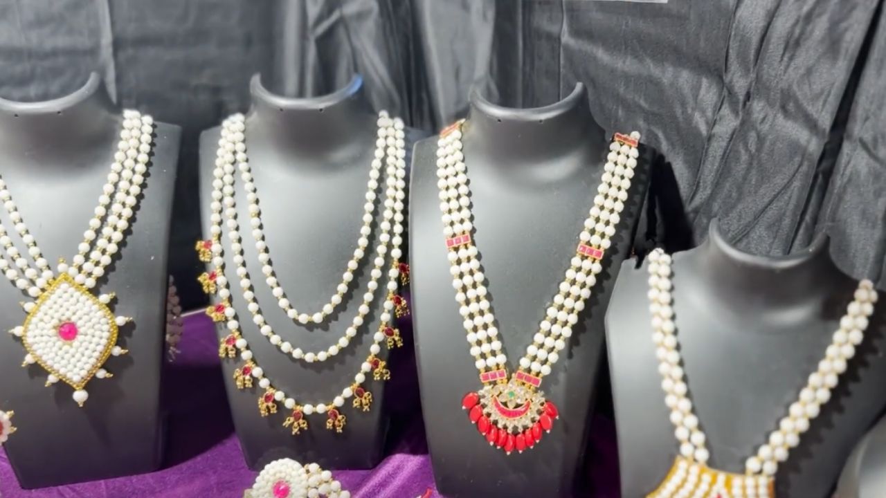 पारंपरिकसह ट्रेंडी हलव्याच्या दागिन्यांची रेलचेल, तुमच्या आवडीच्या डिझाईनही त्वरीत मिळतील; जाणून घ्या नक्की कुठे