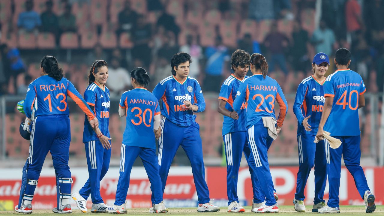 IND vs AUS : ऑस्ट्रेलिया दौऱ्यासाठी भारतीय महिला क्रिकेट संघाची घोषणा, WPL 2026 मध्ये विक्रमी कामगिरीसाठी या खेळाडूची लागली लाॅटरी