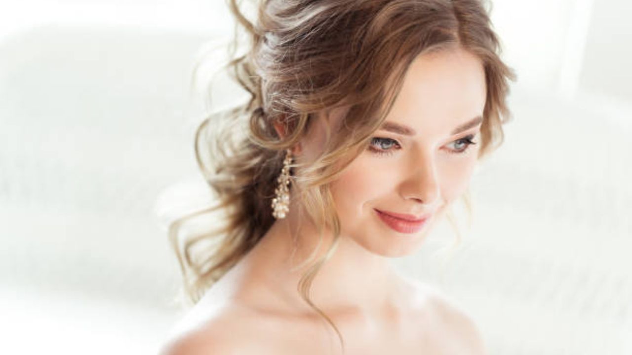 लग्नाआधी चेहऱ्यावर येईल ब्रायडल ग्लो! आहारात करा ‘या’ पदार्थांचा समावेश, आठवडाभरात त्वचेवर येईल नैसर्गिक ग्लो