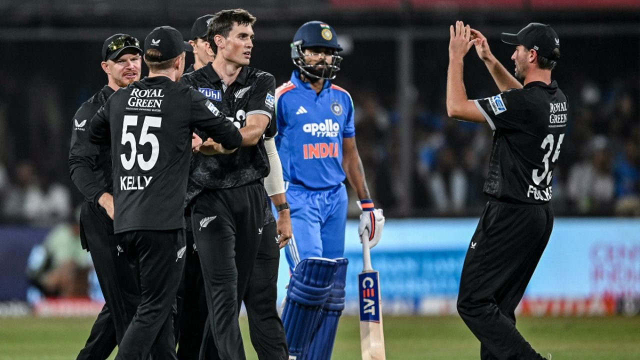 IND vs NZ : T20 विश्वचषकापूर्वी न्यूझीलंडला मोठा धक्का, दोन खेळाडू जखमी; नवीन वेगवान गोलंदाजाला मिळणार संधी