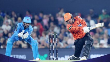 6,6,6,4,6,6…रेकाॅर्ड मोडता मोडता राहिला! एका षटकात सहा षटकार मारण्यापासून थोडक्यात बचावला केशव महाराज, जॉनी बेअरस्टोचा कहर