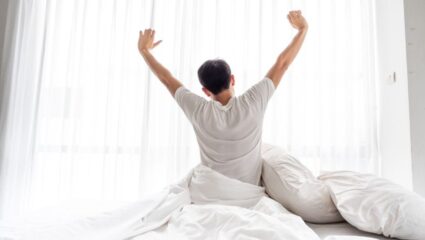 Vastu Tips: सकाळी झोपेतून उठताच या गोष्टी दिसणे असते अशुभ, जीवनात येऊ शकतात समस्या