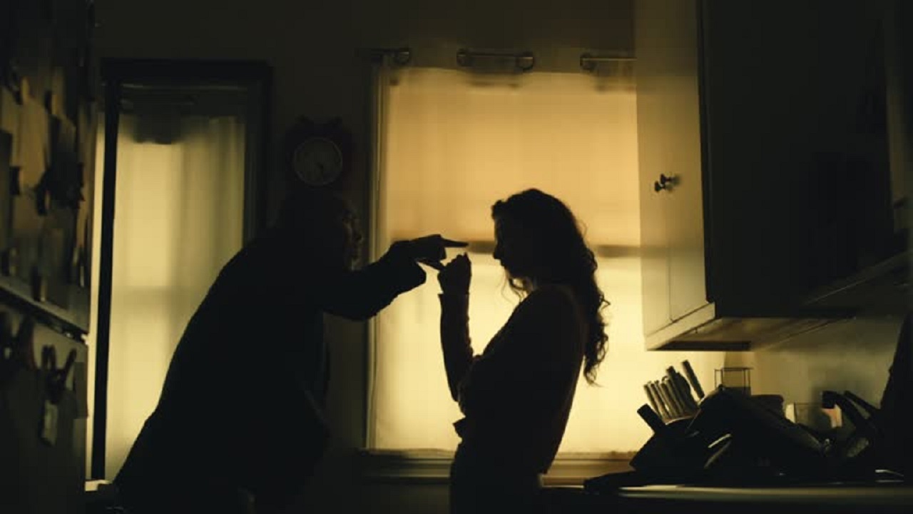 रुममेटच निघाली सूत्रधार; तरुणीचे कपडे बदलतानाचे व्हिडिओ काढले अन् थेट स्नॅपचॅटवर टाकले