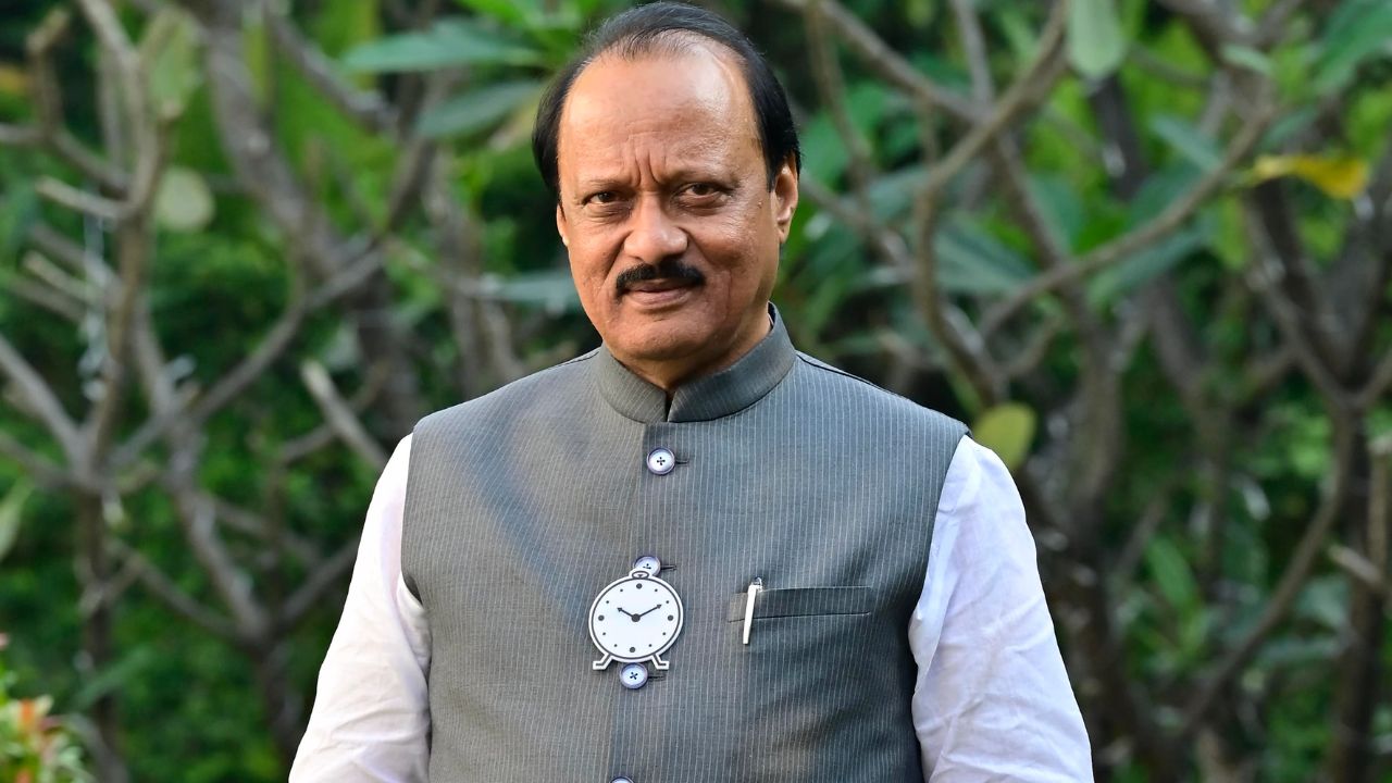 Ajit Pawar Plane Crash : अजित पवार यांचा अपघाती दुर्दैवी मृत्यू; दिवसभरात चार सभा होत्या नियोजित