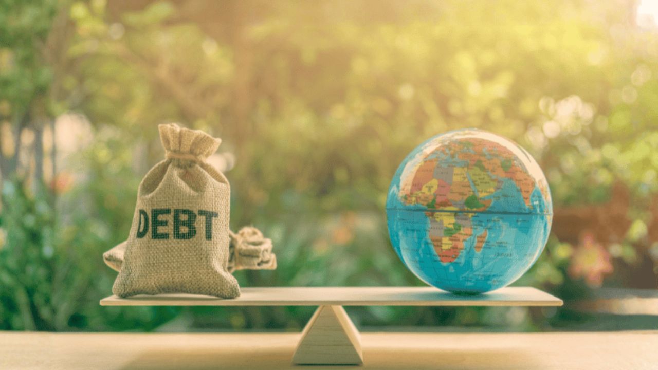 कर्जाच्या विळख्यात दुनिया! भारत टॉप १० मध्ये तर पहिल्या स्थानी ‘हा’ बलाढ्य देश, जाणून बसेल धक्का