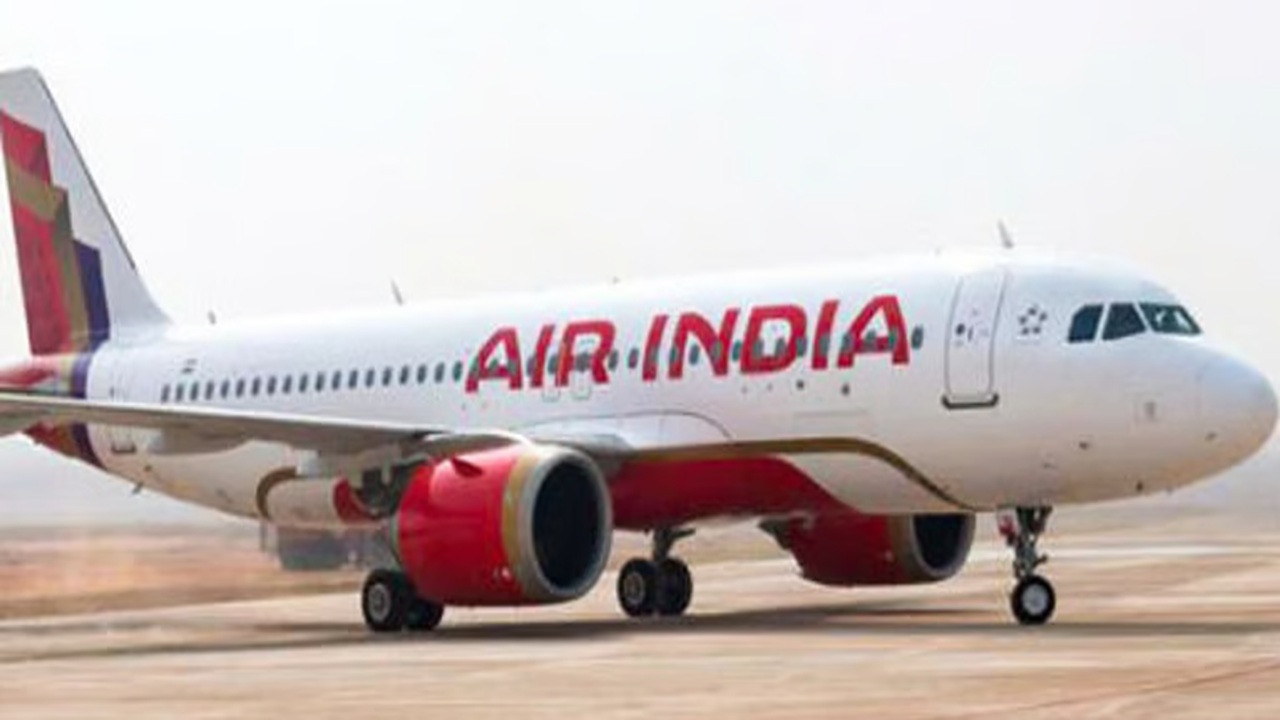 Plane Accident Averted: चाललंय तरी काय? विमान दुर्घटना टळली! माजी उपमुख्यमंत्री थोडक्यात बचावले