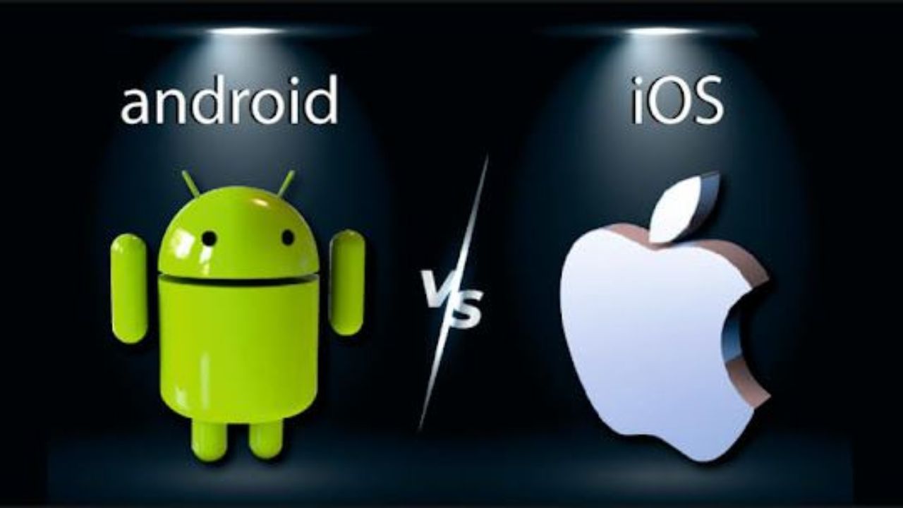 डिझाईन - अँड्राईड स्मार्टफोन्स इनोवेशन आणि वेरिएशन्सने परिपूर्ण असतात. या स्मार्टफोनची डिझाईन आणि त्यांच्या फीचर्समध्ये सतत बदल होत असल्याचे पाहायला मिळते. आयफोनचे डिझाईन प्रीमियम असते आणि यामध्ये एक कन्सिस्टन्सी पाहायला मिळते.