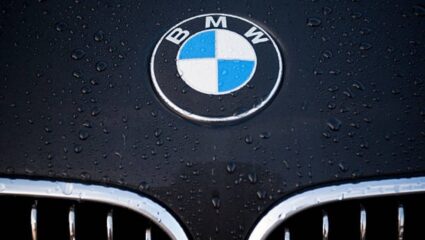 BMW New Logo: बीएमडब्ल्यूचा लोगो झाला अपडेट! ‘या’ महिन्यांपासून नवीन लोगो दिसणार कंपनीच्या प्रत्येक कारवर