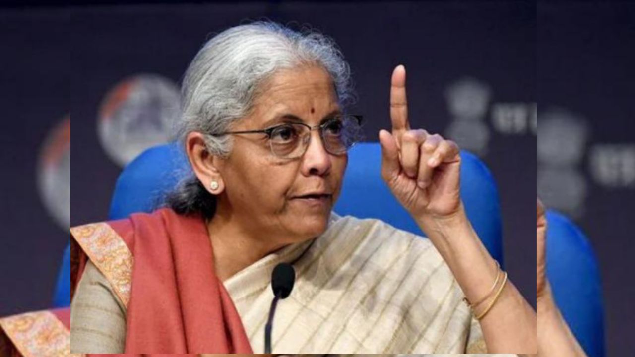 अलीकडील गेले काही वर्ष अर्थमंत्री निर्मला सितारामन या अर्थसंकल्प सादर करतात. 