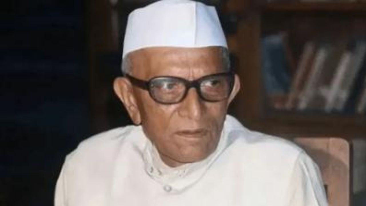  देशाचा अर्थसंकल्प सादर करण्यात मोरारजी देसाई देखील अव्वल स्थानी होते. त्यांच्या कार्यकाळात मोरारजी देसाई यांनी 10 वेळा  अर्थसंकल्प सादर केला. 